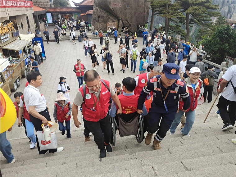 安徽黄山歙县残联开展公益助残志愿服务活动
