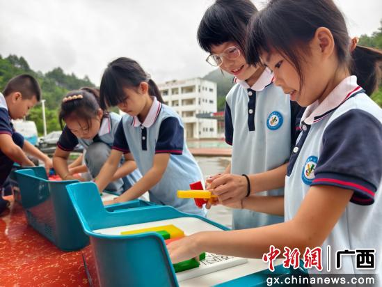 广西巴马：科普活动进校园 点亮乡村学子科学梦想
