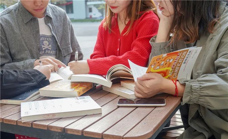 【最新骗局】学生请注意！警惕二次元、追星社交暗藏危机