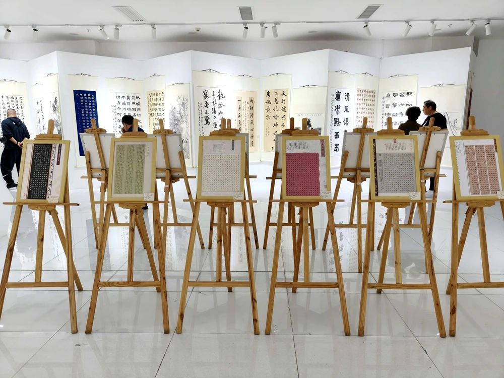 2025年“清风传书韵·廉洁黔西南”书画展开展