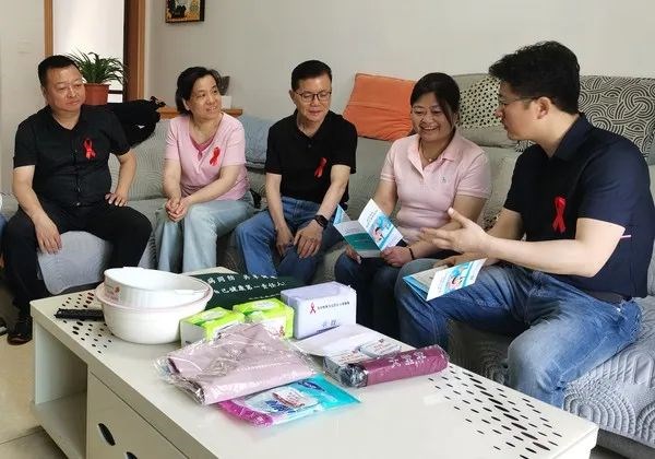 创新防艾宣传模式 筑牢社区健康防线