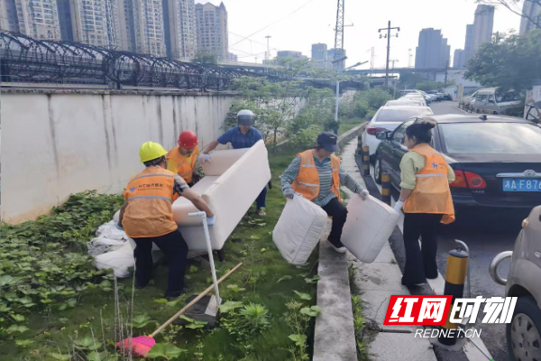 环境保护齐动手 美好家园共守护