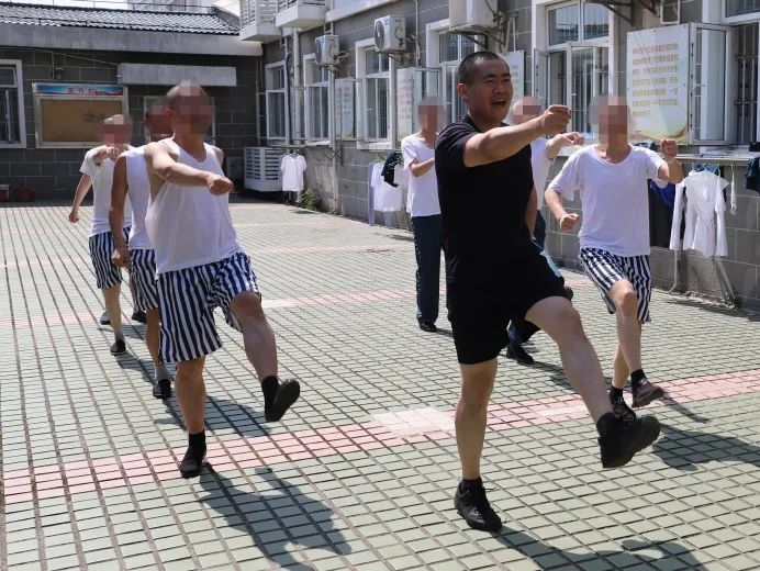 运动“促”改造，巧手“绘”新生——监狱总医院艾滋病区的改造新画卷