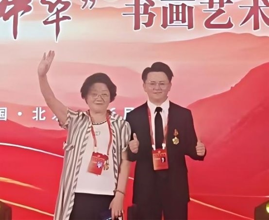 笛韵传情再谱华章，唐克荣膺“2025全国文化传承公益人物”