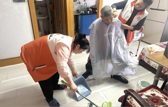 黑龙江省桦南县开展“父爱如山 真情相伴”志愿服务活动