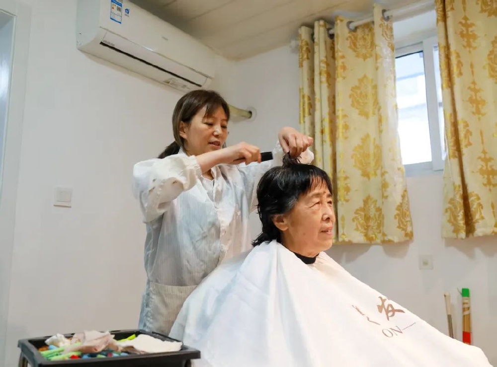谭毓全：从大巴山走向京城的“社区匠人”——一位巫溪汉子的理发人生