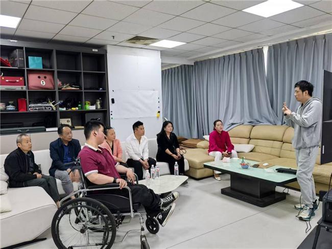 南昌职业大学助残组织助力残疾人发展 公益授课点亮电商新途