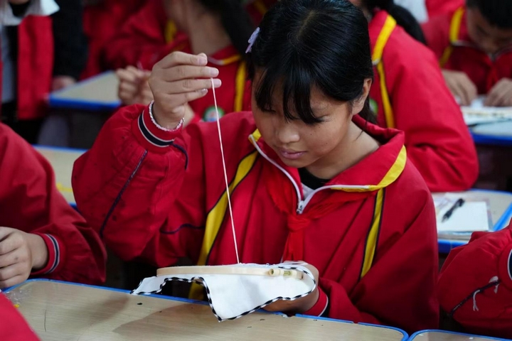 红色美育润童心!贵州民族大学绥阳公益行点燃青少年文化热情