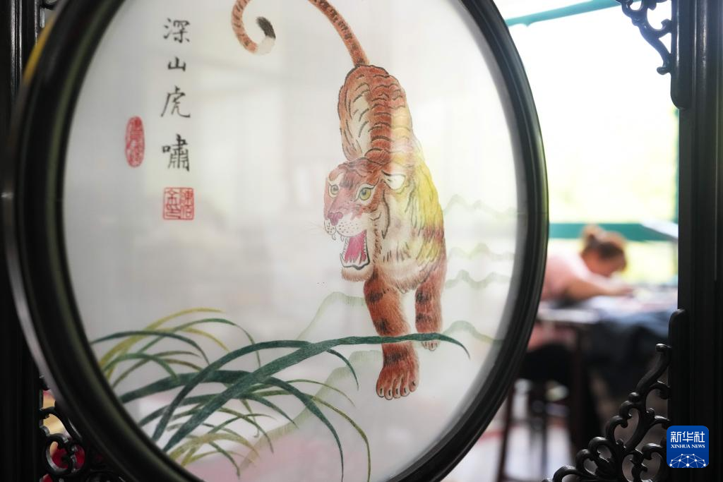 文化中国行｜东台发绣：一缕发丝映古今