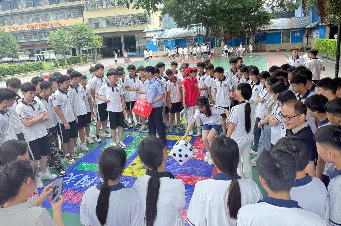 南环街道以“警官 + 律师 + 社工” 模式守护青少年 “无毒青春”