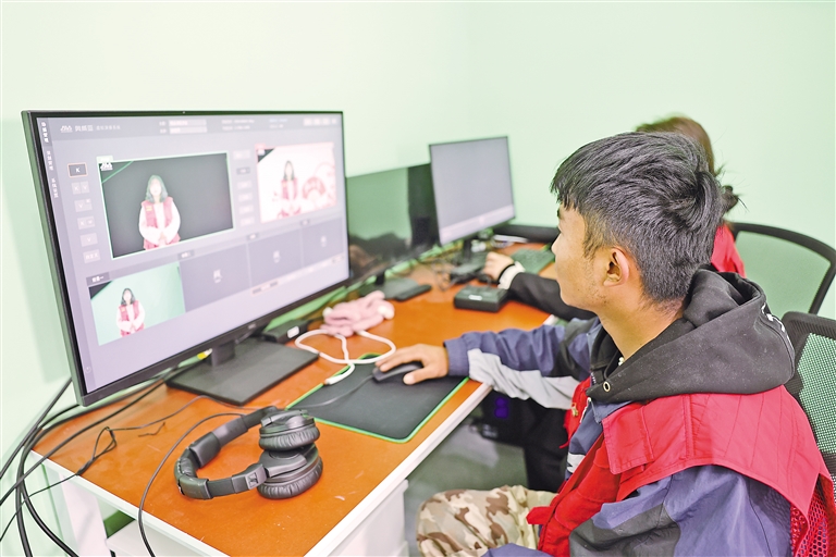 拉萨市城关区社工赋能基地助推社区服务提质增效