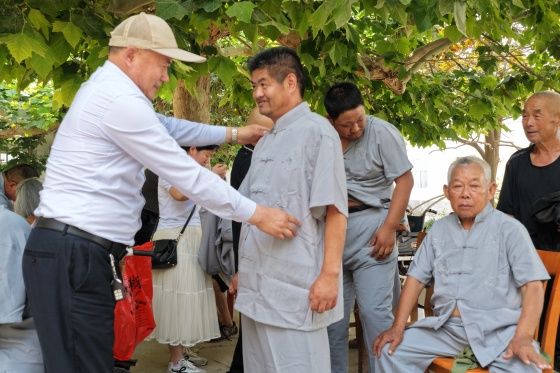 河南夏邑县工商联(总商会)志愿者情暖敬老院