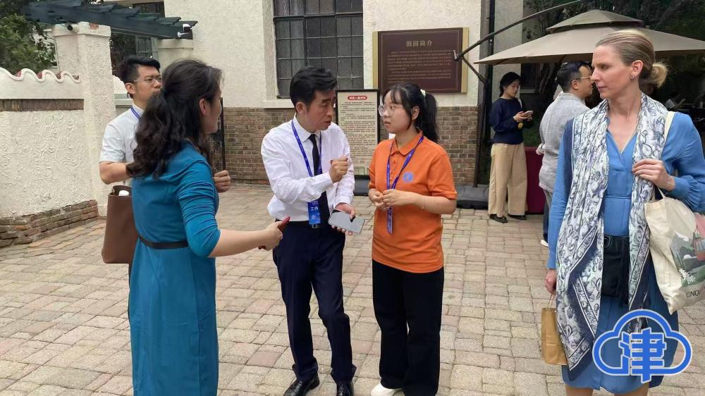 天津科技大学“润园+”思政实践走进达沃斯志愿服务现场