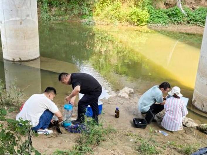 风雨无阻的碧水守护者