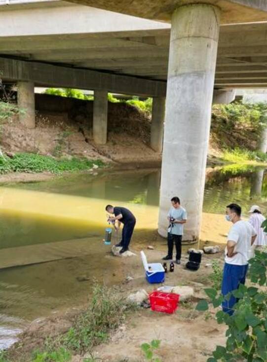 风雨无阻的碧水守护者