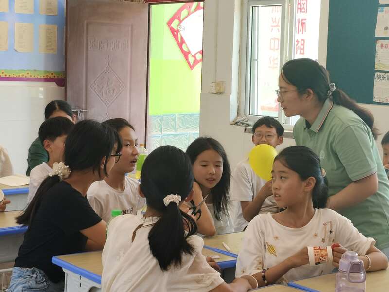 支教大学生给农村孩子打开通往科学圣殿的大门
