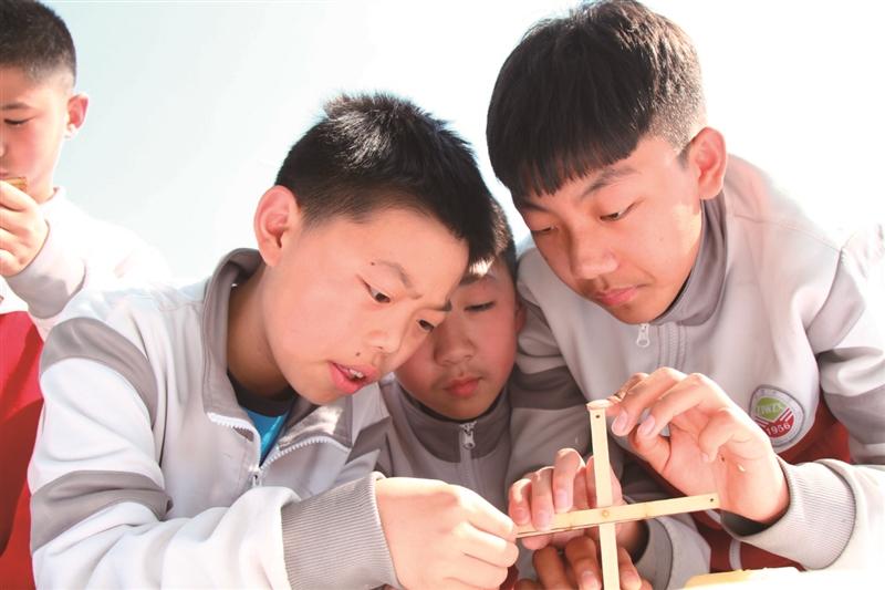 为学生的科学探索积极搭台