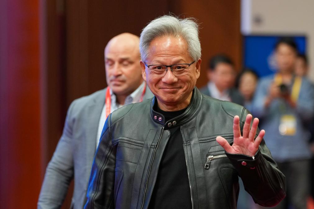 黄仁勋：中国的开源AI是推动全球进步的催化剂