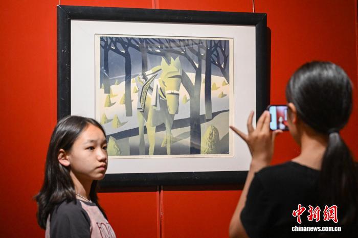 云南美术馆馆藏版画展亮相昆明深烙时代印记