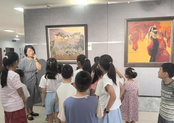 “大河新象——沿黄八地市油画展”在市文化馆开展 展览将持续至8月24日