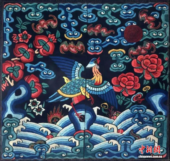 “经纬华章——清代、民国织绣艺术品专场”展览在京启幕